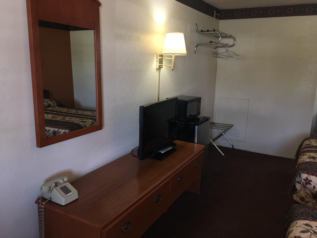 Finn'S Motel Saint James Екстер'єр фото